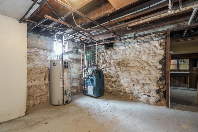 1170 W Bridge Street, Plainwell, MI 49080