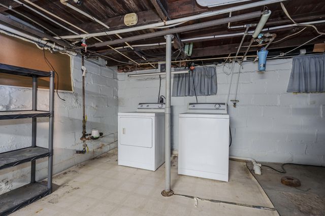 1170 W Bridge Street, Plainwell, MI 49080