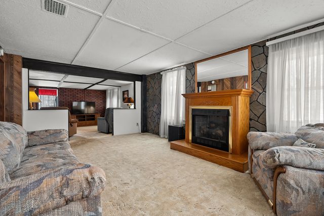 1170 W Bridge Street, Plainwell, MI 49080