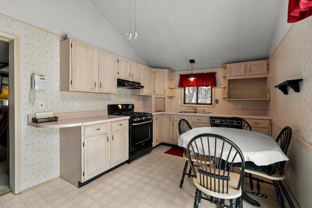 1170 W Bridge Street, Plainwell, MI 49080