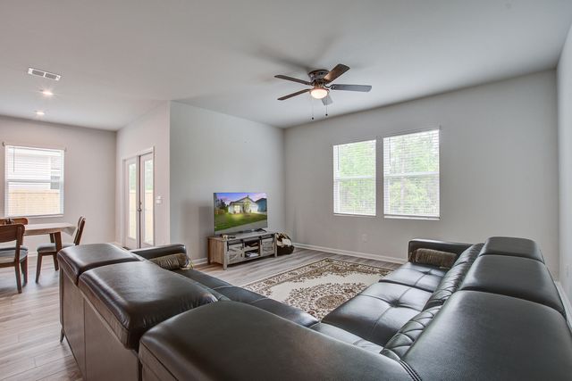 143 West Bradford Pointe Drive, Summerville, SC 29486