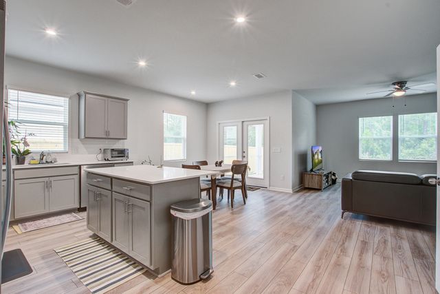 143 West Bradford Pointe Drive, Summerville, SC 29486