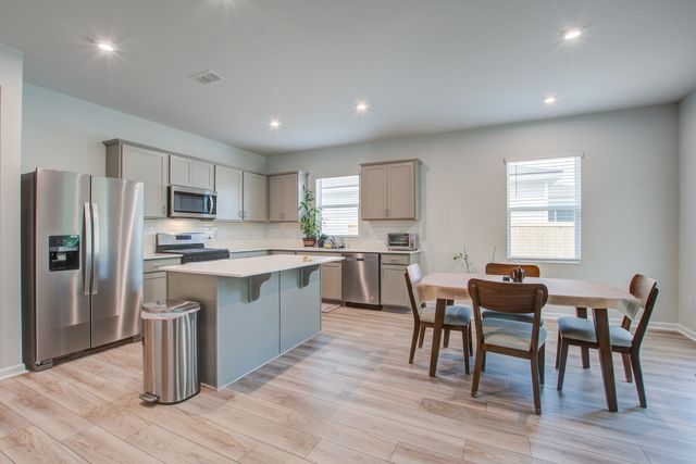 143 West Bradford Pointe Drive, Summerville, SC 29486