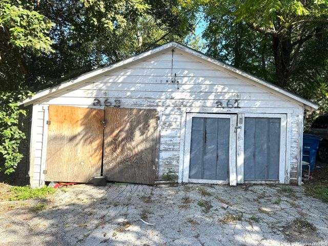 261 Natalen Ave, San Antonio, TX 78209