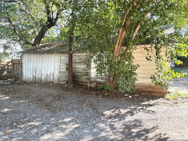 261 Natalen Ave, San Antonio, TX 78209