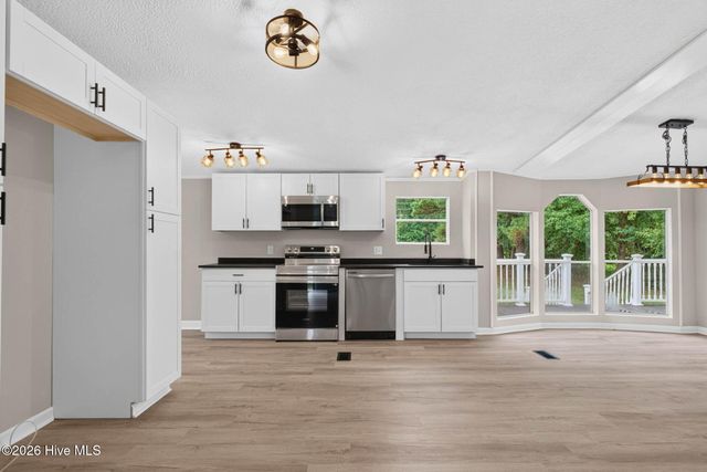 1209 Hickman Road NW, Calabash, NC 28467