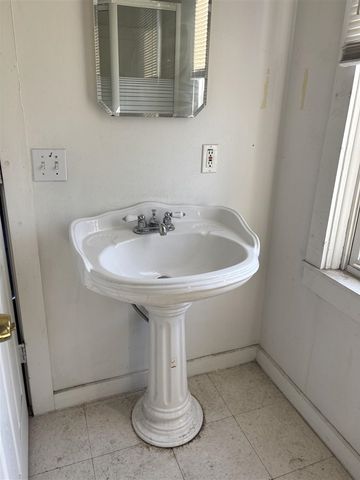 810 Vine Street, Manistee, MI 49660