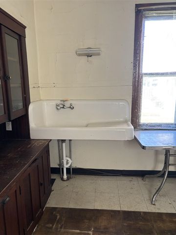 810 Vine Street, Manistee, MI 49660