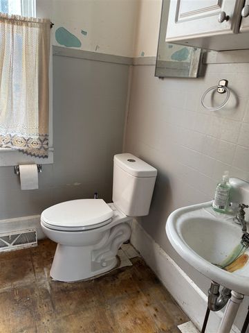 810 Vine Street, Manistee, MI 49660