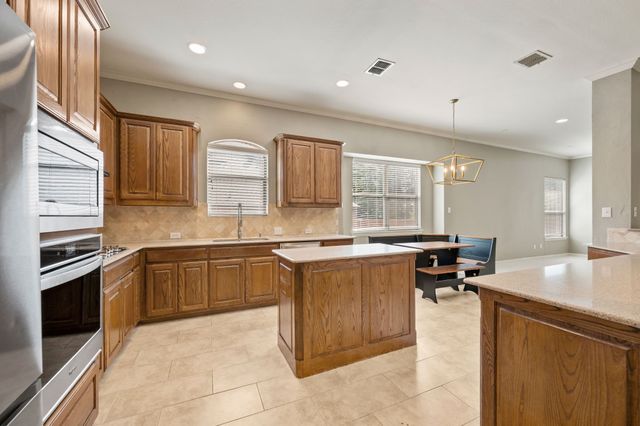 8000 Red River Run, North Richland Hills, TX 76180