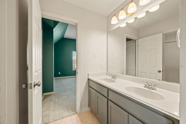 8000 Red River Run, North Richland Hills, TX 76180