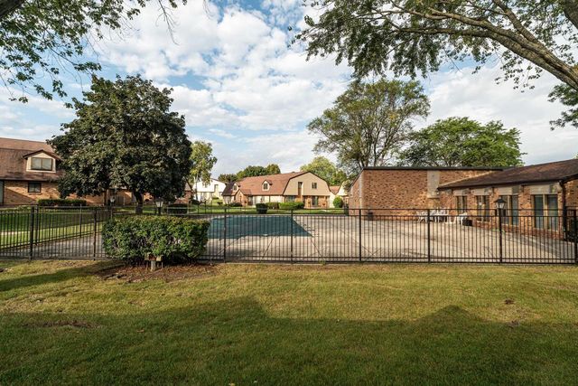 8657 N 72nd STREET, Milwaukee, WI 53223