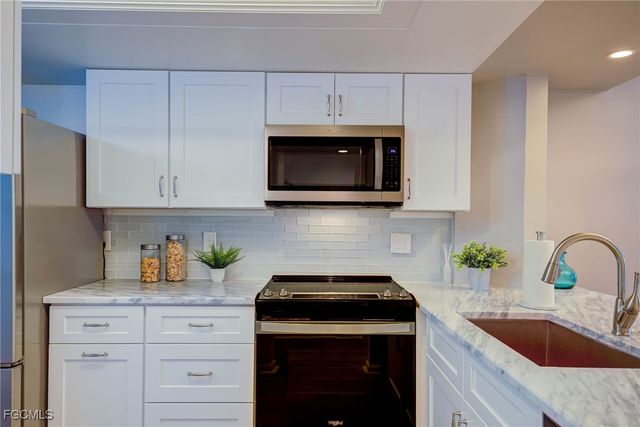 4510 N Key DR 204, North Fort Myers, FL 33903