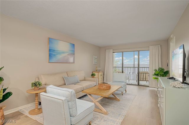 4510 N Key DR 204, North Fort Myers, FL 33903