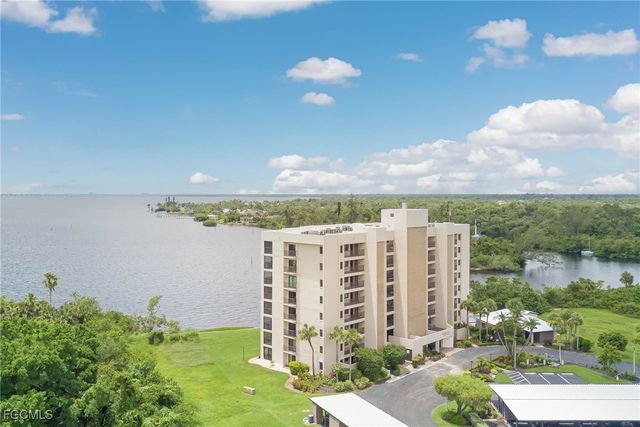 4510 N Key DR 204, North Fort Myers, FL 33903