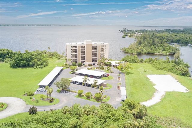 4510 N Key DR 204, North Fort Myers, FL 33903