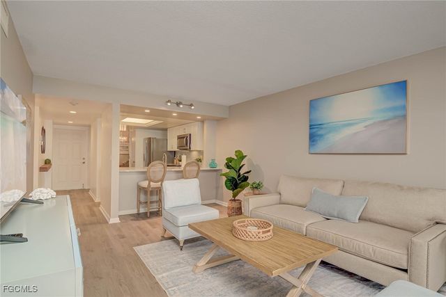 4510 N Key DR 204, North Fort Myers, FL 33903