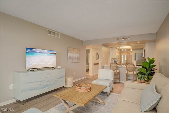 4510 N Key DR 204, North Fort Myers, FL 33903