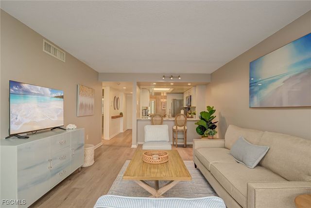 4510 N Key DR 204, North Fort Myers, FL 33903