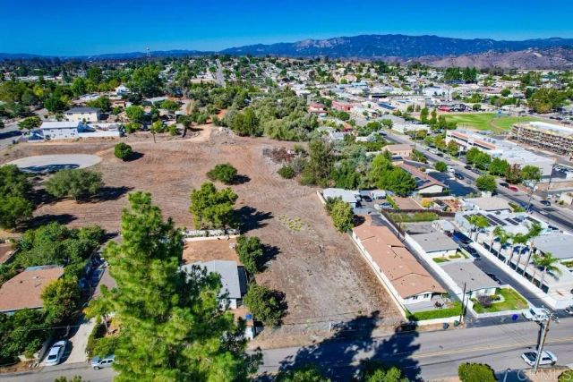 502 E Elder, Fallbrook, CA 92028