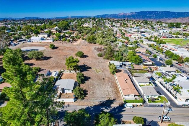 502 E Elder, Fallbrook, CA 92028