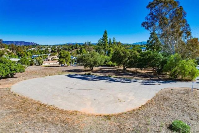 502 E Elder, Fallbrook, CA 92028