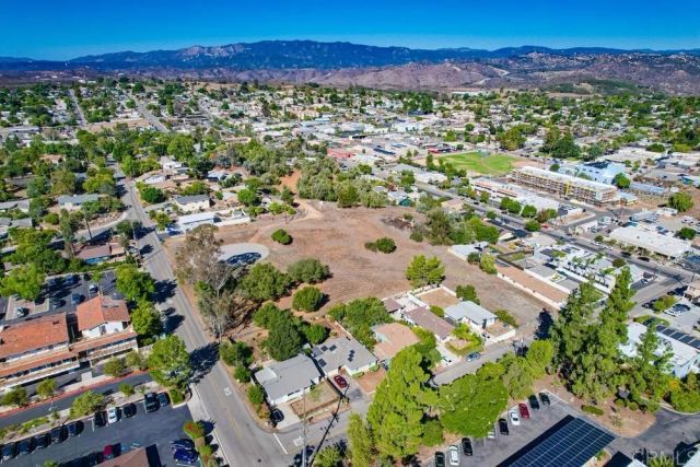 502 E Elder, Fallbrook, CA 92028