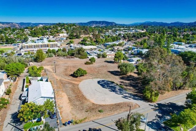 502 E Elder, Fallbrook, CA 92028