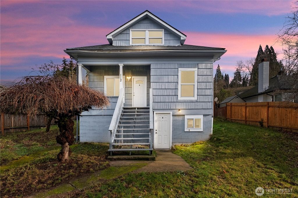 112 Kennebeck Avenue S, Kent, WA 98030