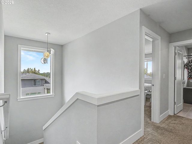 37984 JUNIPER St, Sandy, OR 97055