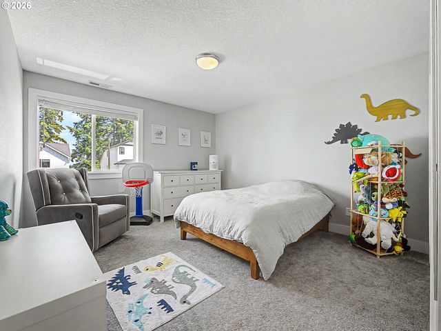 37984 JUNIPER St, Sandy, OR 97055