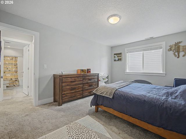 37984 JUNIPER St, Sandy, OR 97055