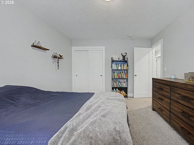 37984 JUNIPER St, Sandy, OR 97055