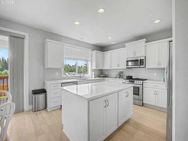 37984 JUNIPER St, Sandy, OR 97055