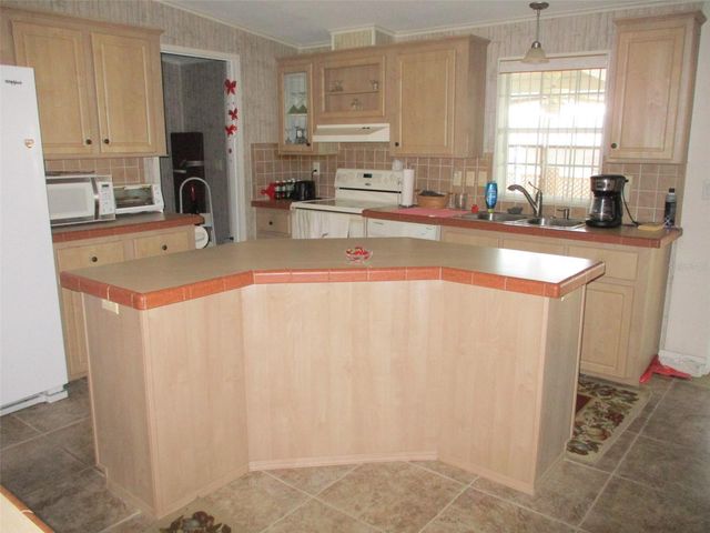 38422 STAFFORD DRIVE, Zephyrhills, FL 33540