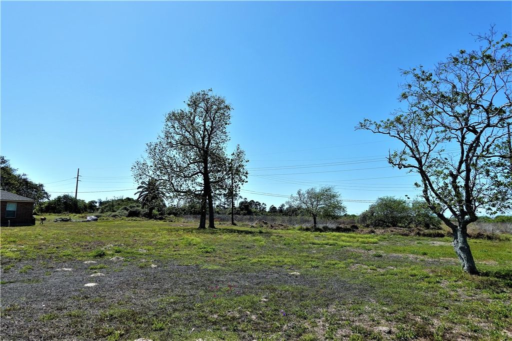 627 8th St, Ingleside, TX 78362 — photo 3