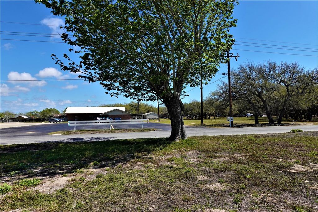 627 8th St, Ingleside, TX 78362 — photo 5