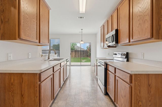 9033 Golden Sunset Trail, Fort Worth, TX 76244