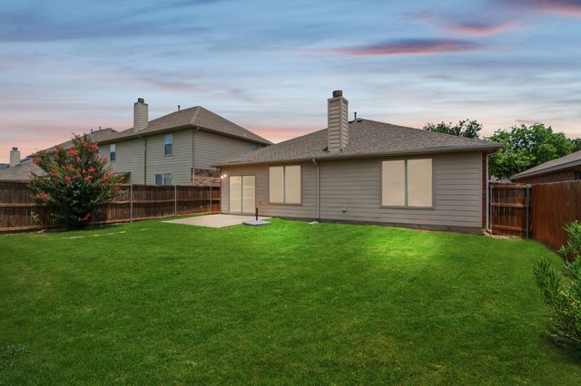9033 Golden Sunset Trail, Fort Worth, TX 76244