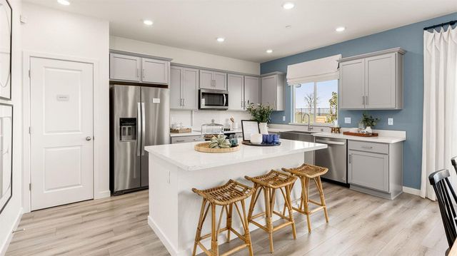 7048 Vail Ranch Rd, Roseville, CA 95747