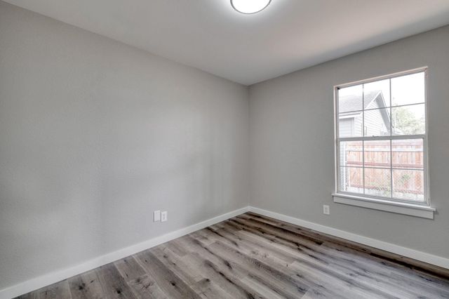 409 Talley ST, Taylor, TX 76574