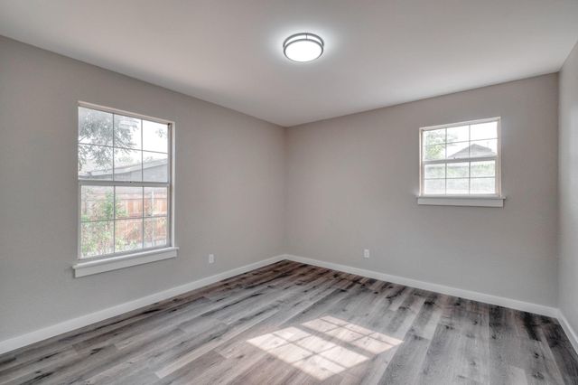 409 Talley ST, Taylor, TX 76574