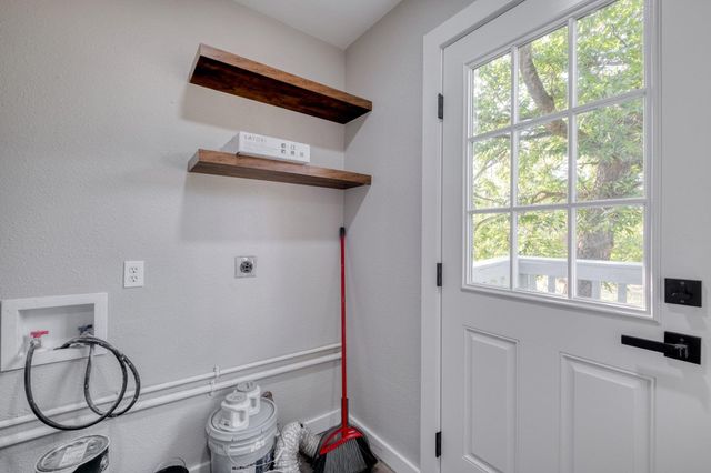 409 Talley ST, Taylor, TX 76574