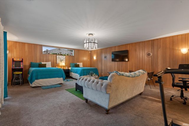 1320 W Lexington Avenue, Elkhart, IN 46514
