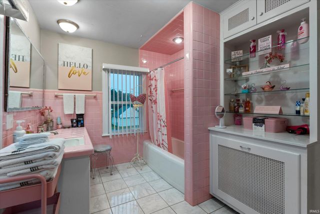 1320 W Lexington Avenue, Elkhart, IN 46514