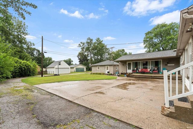 1320 W Lexington Avenue, Elkhart, IN 46514