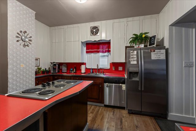 1320 W Lexington Avenue, Elkhart, IN 46514