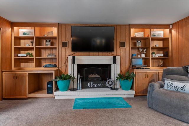 1320 W Lexington Avenue, Elkhart, IN 46514