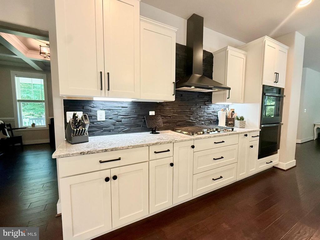 Image 10 of property listing at 42102 WOODY LN, Mechanicsville, MD 20659