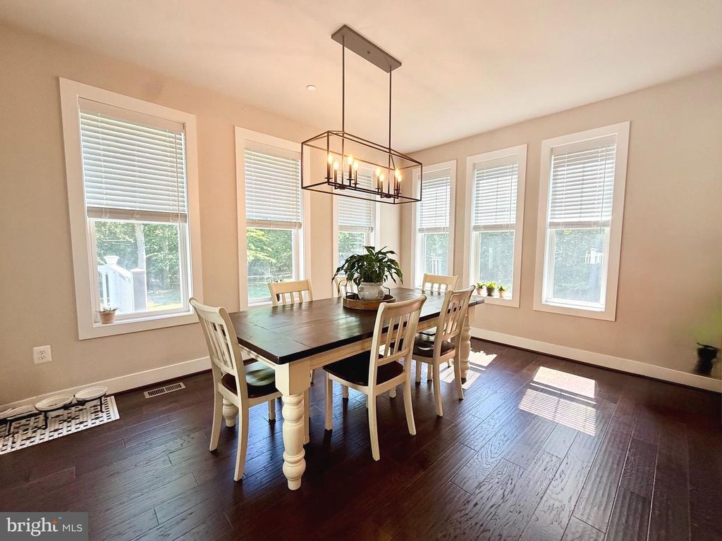 Image 12 of property listing at 42102 WOODY LN, Mechanicsville, MD 20659